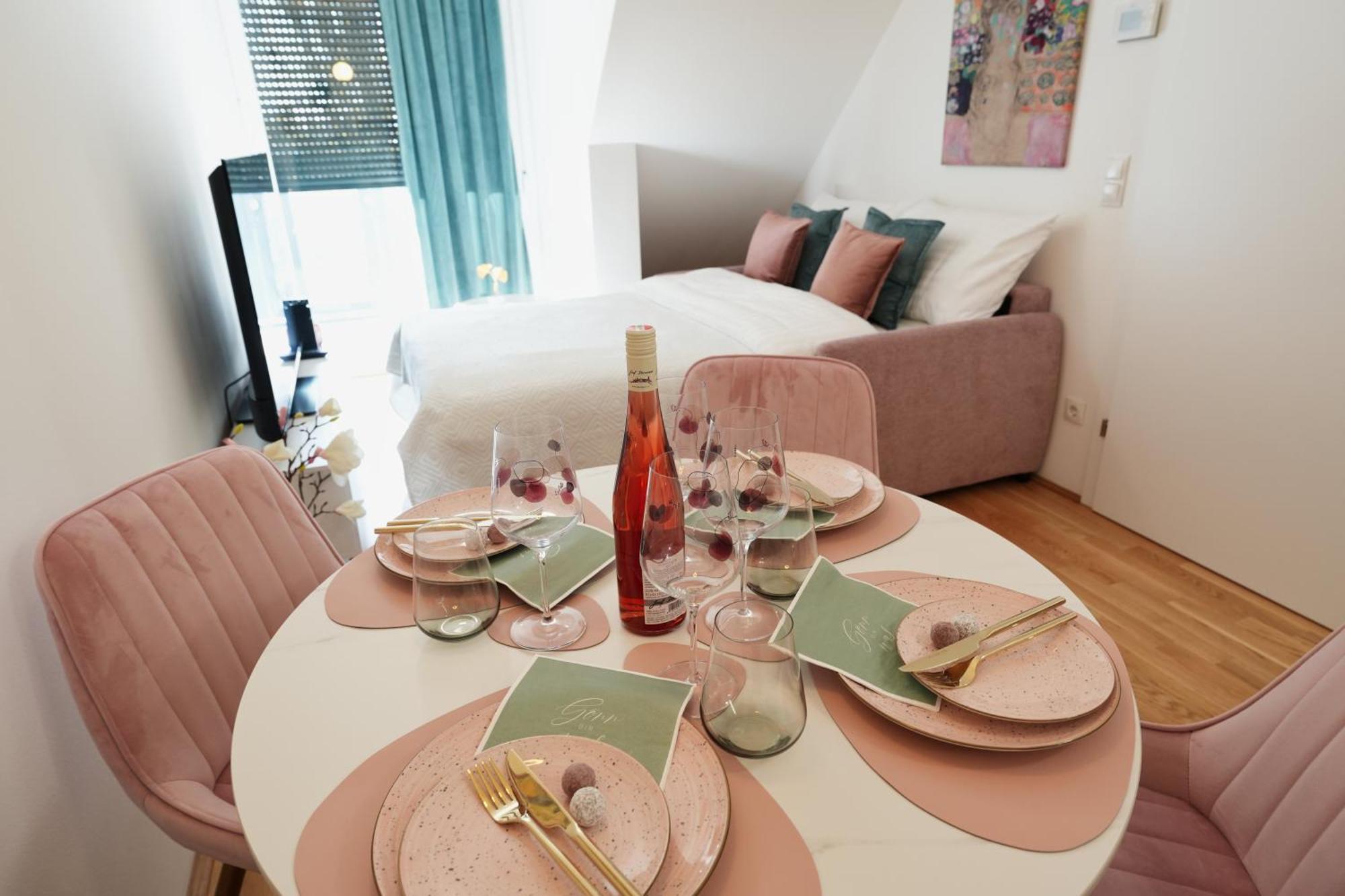 Modern Design Meets Green Comfort - Stay In Style At Carl'S Design Residences L Parking & Great Connection To City Center Viena Exterior foto